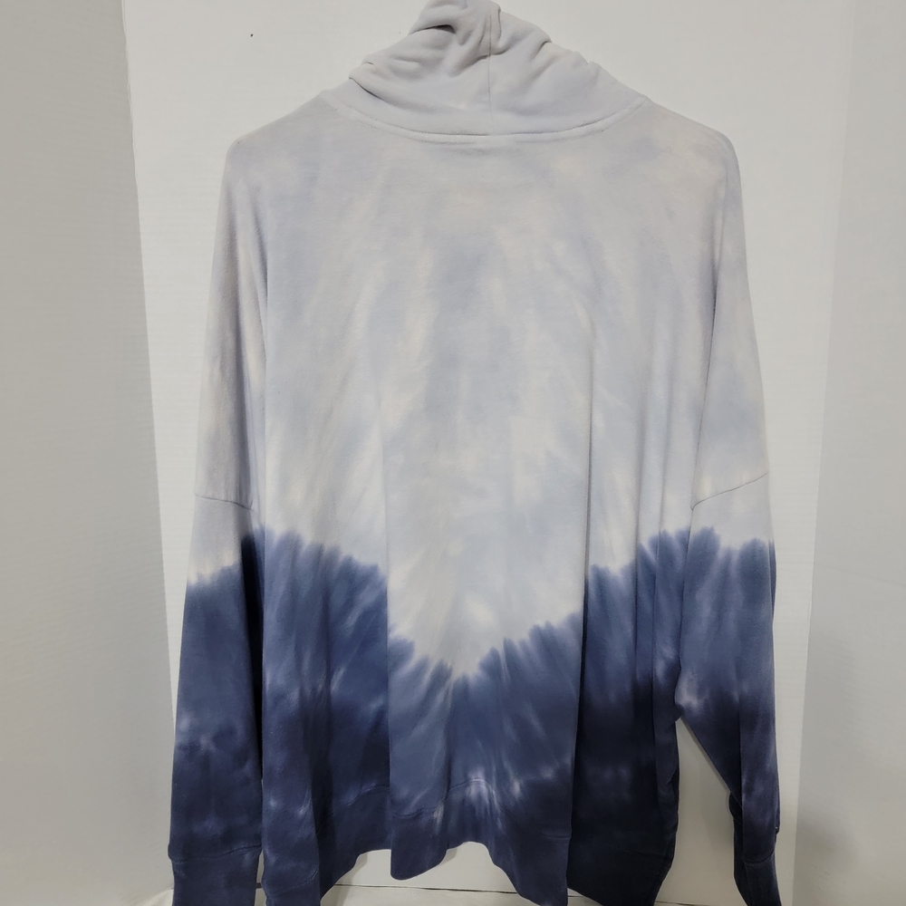 PINK Victoria's Secret Tie-Dye Tunic in Blue and White